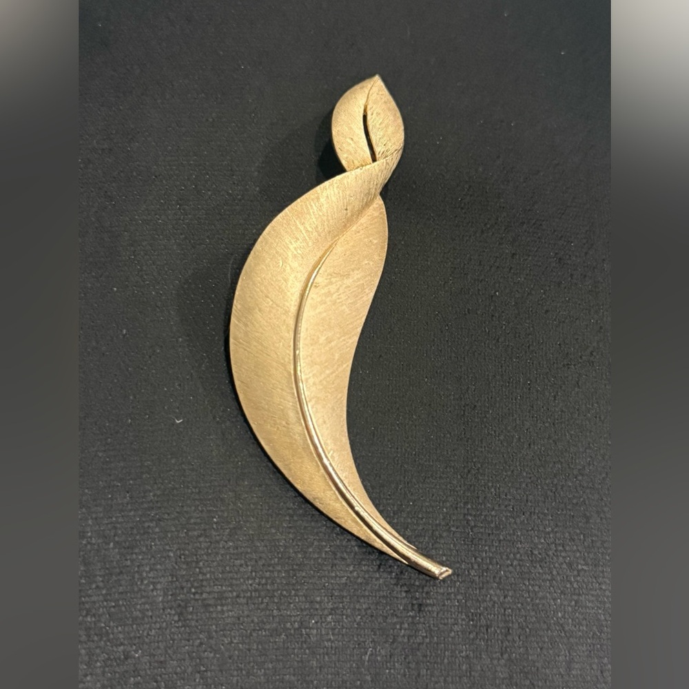 Vintage Trifari Brooch Pin Signed